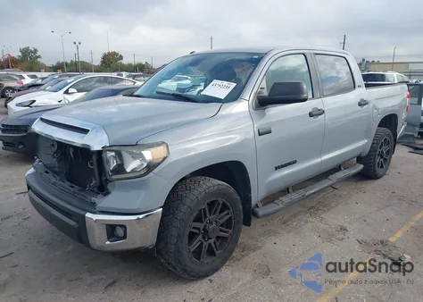 2018 Toyota Tundra Sr5 5.7L V8 из США, поврежденный, VIN 5TFDW5F16JX773318